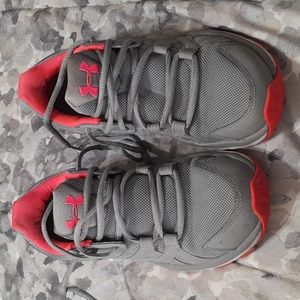 Under Armour womens size 8